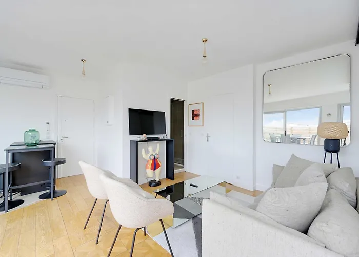 A C 2p With Terrace And View Of Apartman