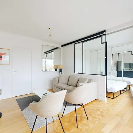 A C 2p With Terrace And View Of דירה פריז