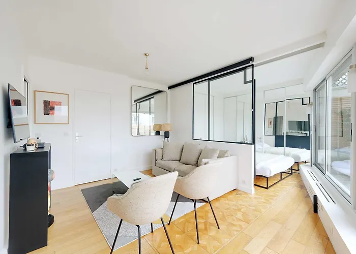 A C 2p With Terrace And View Of דירה פריז